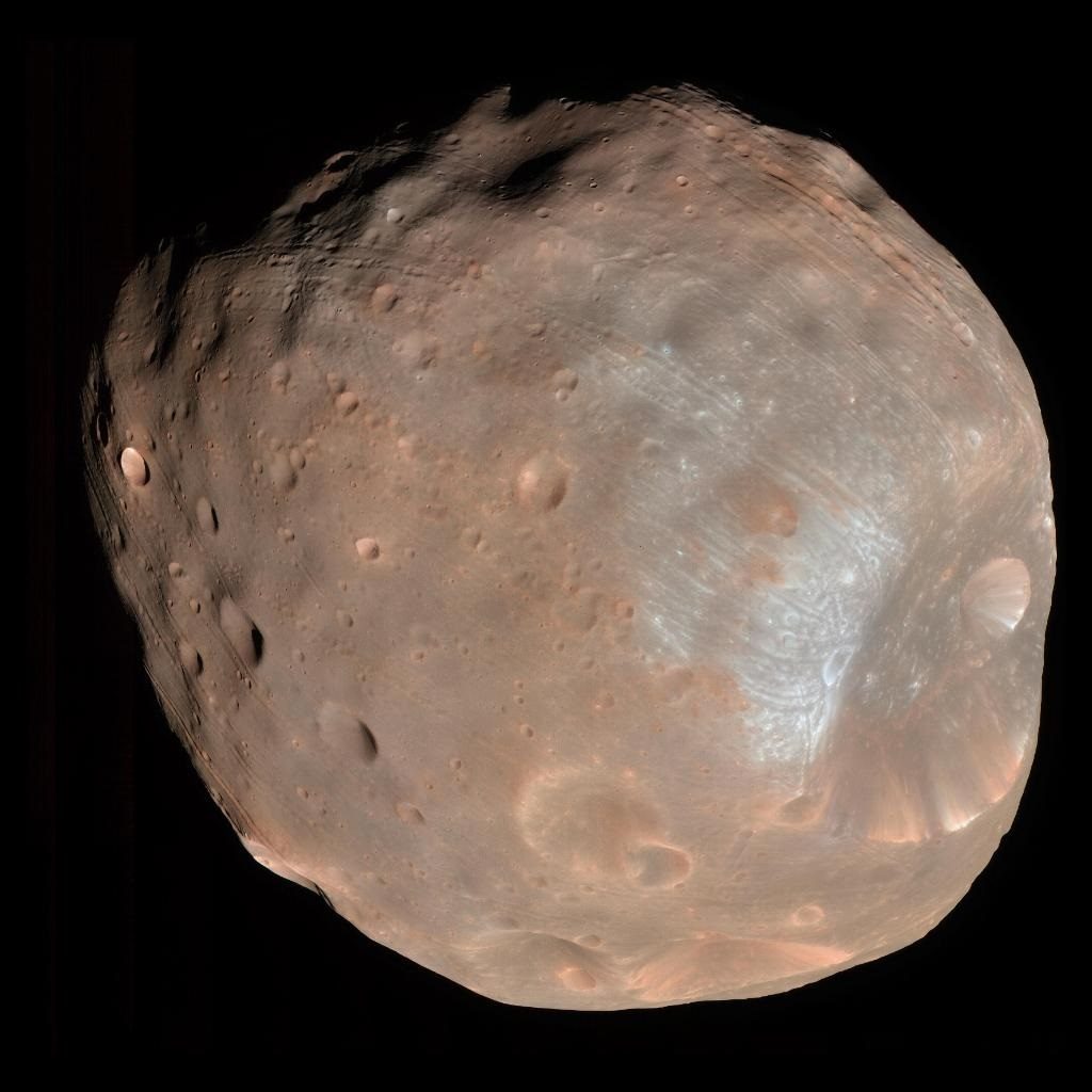 NEM TUDO É REDONDO: NASA divulga imagem de Lua de Marte em forma de batata